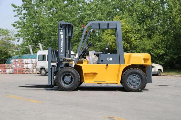 Forklift with Isuzu engine 1